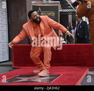 Los Angeles, États-Unis. 11th avril 2022. DJ Khaled rend hommage lors d'une cérémonie de dévoilement en l'honneur de la star 19th de Hollywood Walk of Fame le lundi 11 avril 2022 à Los Angeles. Photo de Jim Ruymen/UPI crédit: UPI/Alay Live News Banque D'Images