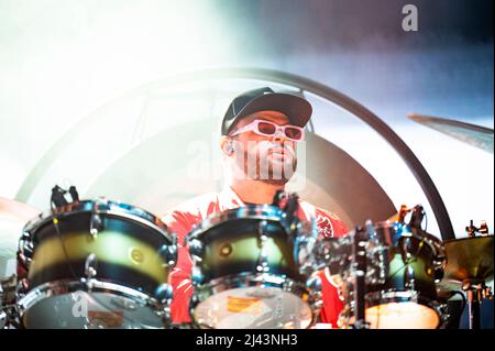 Manchester, Royaume-Uni. 11th avril 2022. Mike Kerr et Ben Thatcher, de Royal Blood, effectuent leur concert replanifié au Manchester AO Arena. 2022-04-11. Crédit : Gary Mather/Alay Live News Banque D'Images