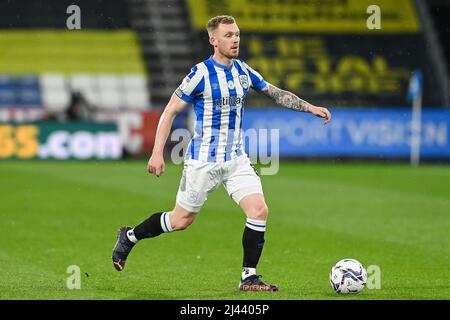 Lewis O'Brien #8 de la ville de Huddersfield en action pendant le match à , le 4/11/2022. (Photo de Craig Thomas/News Images/Sipa USA) Banque D'Images