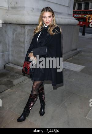 Londres, Royaume-Uni. 07th avril 2022. Sophie Hermann arrive à l'Australia House à Londres pour l'événement « la mer cachée ». L'événement a été organisé pour célébrer la marque qui a retiré plus de 10 millions de bouteilles en plastique de l'océan. (Photo de Brett Cove/SOPA Images/Sipa USA) crédit: SIPA USA/Alay Live News Banque D'Images