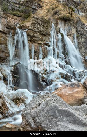 Kuhflucht chute près de Farchant, Garmisch Partenkirchen, en hiver Banque D'Images