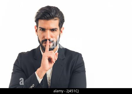 gardez-le un secret blanc de fond studio tourné espace copie moyenne gros plan . Photo de haute qualité Banque D'Images