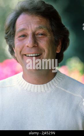 Acteur George Segal chez lui en 1984 Banque D'Images