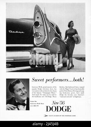 Une publicité pour Dodge automobiles d'un magazine de musique américain de 1956 mettant en vedette la star de la télévision, Lawrence Welk. Dodge a été le commanditaire du spectacle populaire de Welk. Banque D'Images