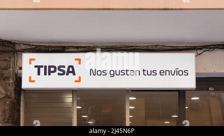 VALENCE, ESPAGNE - 07 AVRIL 2022 : Tipsa est une entreprise de logistique espagnole Banque D'Images