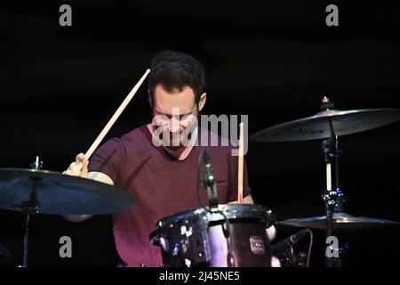 Archibald Ligonniere en direct pendant le concert de Scott Henderson Trio à l'Auditorium Parco della Musica, 11th avril 2022, Rome, Italie Banque D'Images