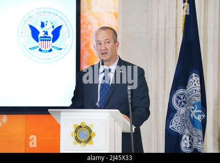 Le commissaire adjoint aux douanes et à la protection des frontières des États-Unis, Troy Miller, s'est exprimé à l'hôtel de ville de Dublin après avoir annoncé que le gouvernement américain offrait cinq millions de dollars pour des informations sur la bande criminelle irlandaise de Kinahan ou pour l'arrestation et la condamnation de ses dirigeants. Date de la photo: Mardi 12 avril 2022. Banque D'Images