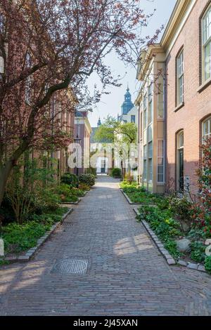 Le Old Bornhof (Oude Bornhof), une cour calme avec des appartements dans le centre de Zutphen, aux pays-Bas Banque D'Images