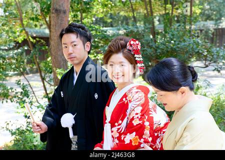 Japon. Tokyo. Cérémonie de mariage traditionnelle au sanctuaire Meiji Jingu Shinto Banque D'Images