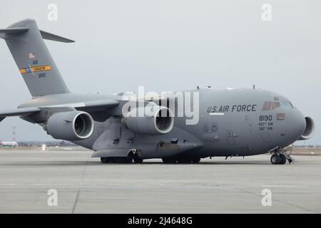 Otopeni, Roumanie - 11 mars 2022 : le McDonnell Douglas/Boeing C-17 Globemaster III Banque D'Images