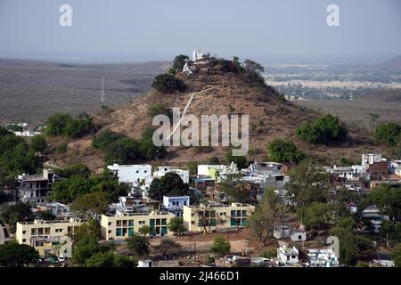 Chanderi Heritage City, Inde. 12th avril 2022. Fort et temples dans la ville du patrimoine de Chanderi, dans le Madhya Pradesh de Chanderi, en Inde, le 12 avril 2022. (Photo de Ravi Batr/Sipa USA) crédit: SIPA USA/Alay Live News Banque D'Images