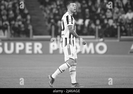 Federico Bernardeschi de Juventus FC regarde pendant le match de football Serie A entre Juventus FC et Cagliari calcio, au stade Allianz, le 21 décembre Banque D'Images