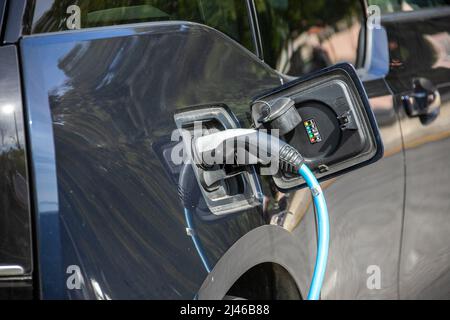 BMW i3 EV charge de véhicule électrique à un chargeur électrique GALP, Lisbonne, Portugal Banque D'Images