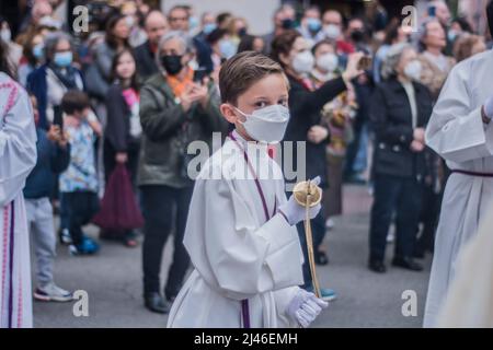 Madrid, Madrid, Espagne. 11th avril 2022. La confrérie penitentielle de la Santimo Cristo del Camino et de la María Madre de las Delicias a été la seule procession avec son Cristo del Camino, qui a son siège dans la paroisse de Nuestra Señora de las Delicias (à côté du métro Delicias) Paseo de las Delicias, rue Cíceres, Rue Batalla del Salado, zone 1 casernes de la Garde civile (où se tient la gare de pénitence), rue Batalla del Salado, chemin de fer et paroisse Nuestra Señora de las Delicias organisée par : Fraternité penitentielle du Saint-Christ du chemin et Marie mère des délices. Banque D'Images