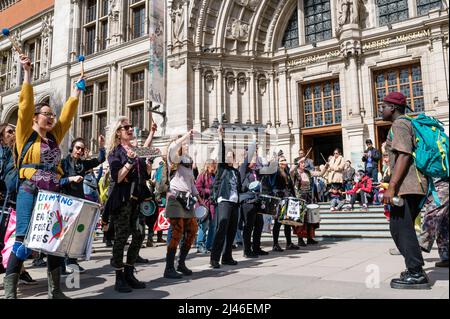 Londres, Royaume-Uni. 11 avril 2022. Extinction Rebellion extension à South Kensington Banque D'Images