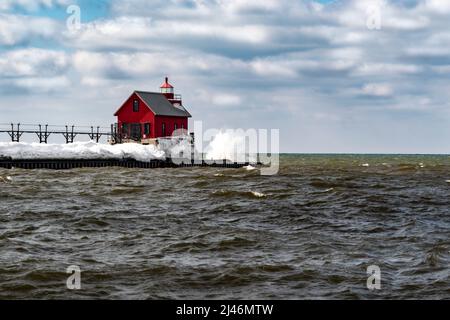 Grand Haven South Pierhead phare froid jour à -13 degrés Windchill. Banque D'Images