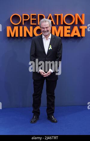 John Madden arrive pour la première britannique de l'opération mincemeat au cinéma Curzon Mayfair dans le centre de Londres. Date de la photo: Mardi 12 avril 2022. Banque D'Images