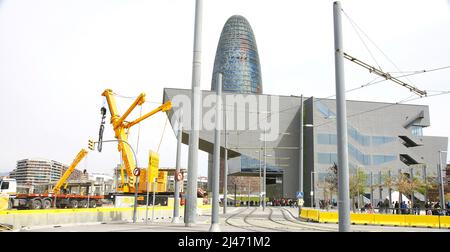 Déconstruction travaux de la rocade avec la tour Agbar et le musée de design des Glories à Barcelone, Catalogne, Espagne, Europe Banque D'Images