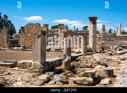 La porte de Kourion et le Palaestra au sanctuaire du site romain d'Apollon Hylates, Episkopi, République de Chypre. Banque D'Images