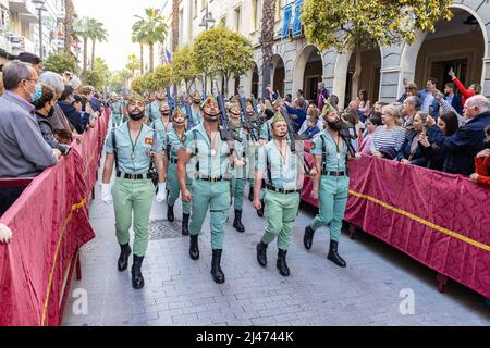 Huelva, Espagne - 9 avril 2022 : les soldats de Legionarios de la Légion Tercio défilent pendant la semaine sainte espagnole Banque D'Images