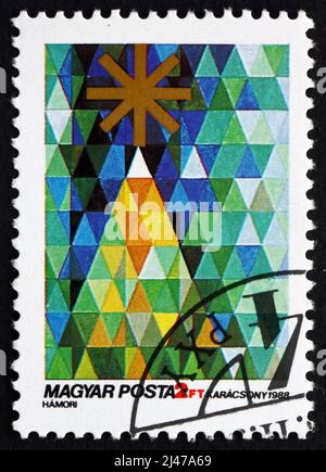 HONGRIE - VERS 1988: Un timbre imprimé en Hongrie montre l'arbre de Christmass, Christmass, vers 1988 Banque D'Images