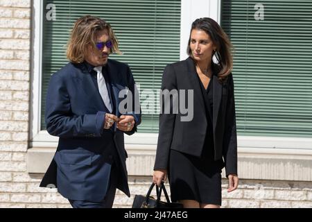 Fairfax, Virginie, États-Unis. 12th avril 2022. L'acteur Johnny Depp prend une pause dans son procès pour diffamation au palais de justice du comté de Fairfax. Crédit photo: Chris Kleponis/Sipa USA crédit: SIPA USA/Alay Live News Banque D'Images