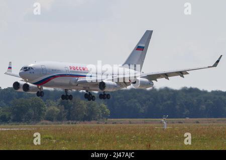 Un avion présidentiel du président russe Vladimir Poutine arrive à Graz, en Autriche, pour une visite d'État Banque D'Images