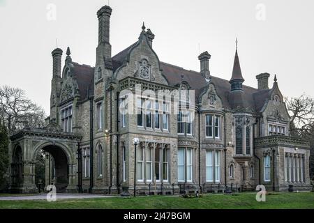 Denzell Jardins et chambre. Construit par Robert Scott, cette chambre à Bowden, Altrincham dispose d'un bassin d'agrément, des vignes, des orchidées, et un jardin en contrebas. Banque D'Images