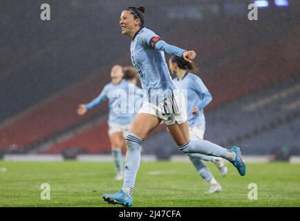 Jennifer Hermoso, de l'Espagne, célèbre le deuxième but de son équipe lors du match de qualification de la coupe du monde de la FIFA pour femmes à Hampden Park, Glasgow. Date de la photo: Mardi 12 avril 2022. Banque D'Images