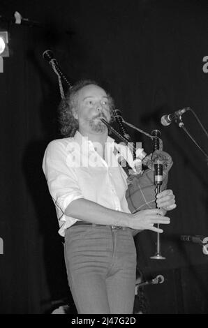 Le musicien et chanteur français Alan Stivell se présente au lieu de Londres en 1983. Banque D'Images