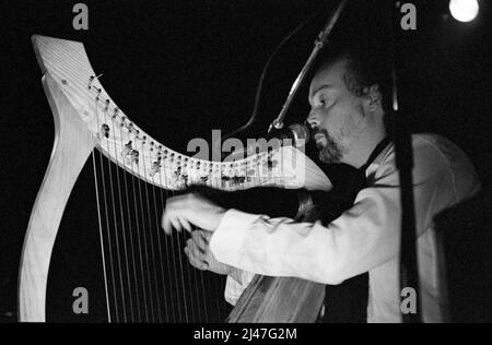 Le musicien et chanteur français Alan Stivell se présente au lieu de Londres en 1983. Banque D'Images