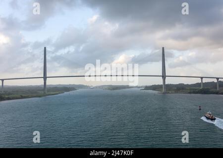 Puente Atlantico (pont Atlantique) à l'entrée du canal de Panama, Colon, province de Colon, Repubic de Panama, Banque D'Images