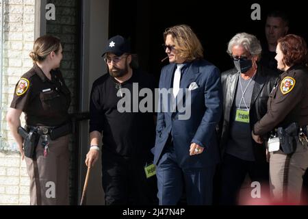 L'acteur Johnny Depp de Fairfax, va, quitte son procès pour diffamation au palais de justice du comté de Fairfax. Crédit photo: Chris Kleponis/Sipa, Etats-Unis. 12th avril 2022. Credit: SIPA USA/Alay Live News Banque D'Images