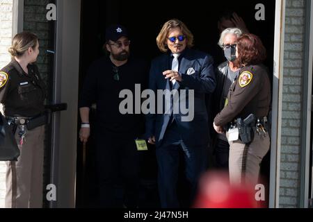 L'acteur Johnny Depp de Fairfax, va, quitte son procès pour diffamation au palais de justice du comté de Fairfax. Crédit photo: Chris Kleponis/Sipa, Etats-Unis. 12th avril 2022. Credit: SIPA USA/Alay Live News Banque D'Images
