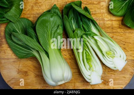 Légumes frais de bok choy ou de pak choi ou de pok choi Banque D'Images