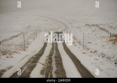 Snowfell scènes sur le A939. Certaines parties de l'Écosse sont soumises à un avertissement météorologique mét jaune pour la glace et la neige. Crédit: Euan Cherry Banque D'Images