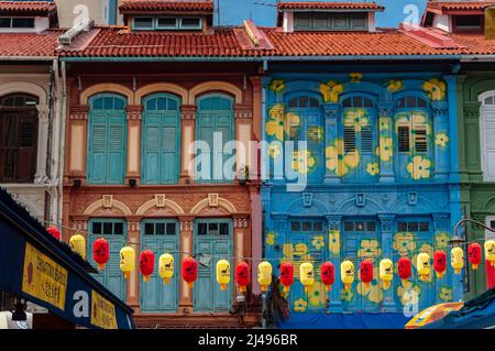 Maisons Peranakan dans le quartier de Chinatown, Singapour Banque D'Images