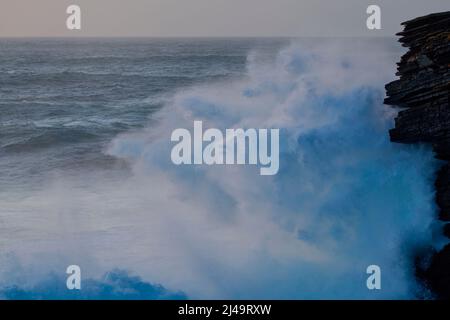 Mer de tempête à Marwick, Orcades Banque D'Images