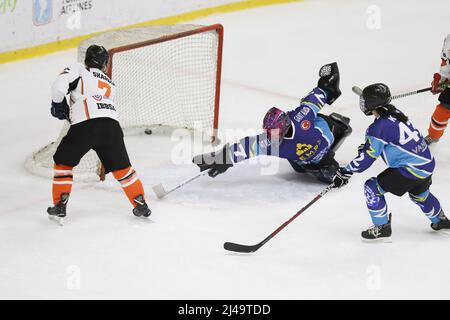 ISTANBUL, TURQUIE - 25 DÉCEMBRE 2021: Joueurs en action pendant la municipalité métropolitaine d'Istanbul contre le match de ligue des femmes turques des FLA Banque D'Images