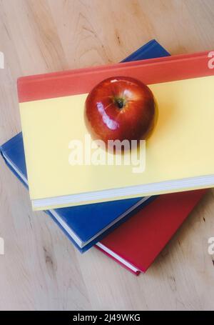 Donner une pomme l'enseignant est un symbole d'appréciation aux États-Unis Banque D'Images