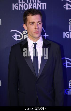 ROME, ITALIE - AVRIL 08: Edoardo Purgatori assiste à la première de la série télévisée Disney, 'le Fate Ignoranti' devant l'Opéra de Rome. Banque D'Images