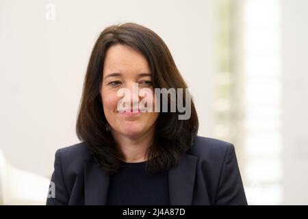 Remagen Rolandseck, Allemagne. 13th avril 2022. Julia Wallner se présente à la presse au musée ARP Remagen-Rolandseck. L'homme de 47 ans prendra la relève en tant que directeur du musée le 15 août. Crédit : Thomas Frey/dpa/Alay Live News Banque D'Images