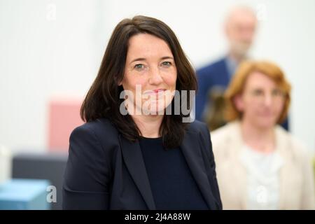 Remagen Rolandseck, Allemagne. 13th avril 2022. Julia Wallner se présente à la presse au musée ARP Remagen-Rolandseck. L'homme de 47 ans prendra la relève en tant que directeur du musée le 15 août. Crédit : Thomas Frey/dpa/Alay Live News Banque D'Images