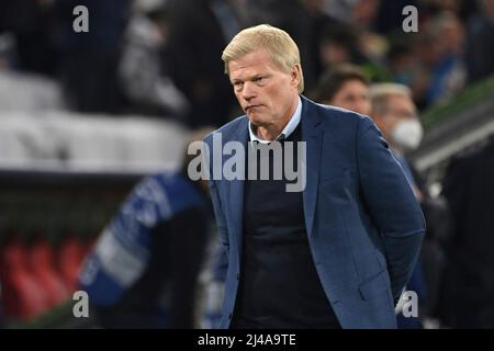 Munich, Allemagne. 12th avril 2022. Oliver KAHN (Président de la direction FCB), image unique, motif unique coupé, demi-figure, demi-figure. Ligue des champions de football / quart de finale FC Bayern Munich - Villarreal CF le 12th avril 2022 ALLIANZARENA . Credit: dpa/Alay Live News Banque D'Images