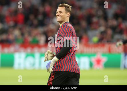 Petit garçon, Allemagne. 12th avril 2022. Firo : 04/12/2022, Fuvuball, UEFA Champions League, CL, CHL, Saison 2021/2022, quart de finale retour match FC Bayern Munich, Munich - Villarreal CF Manuel Neuer, Gesture Credit: dpa/Alay Live News Banque D'Images