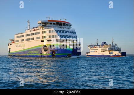 Les ferries de l'île de Wight Victoria of Wight et St.Faith sont exploités par Wightlink Ferries entre Portsmouth et Fishbourne - mars 2020. Banque D'Images
