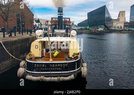 Le bateau à vapeur Danny ou Daniel Adamson fumant et prêt à naviguer Banque D'Images