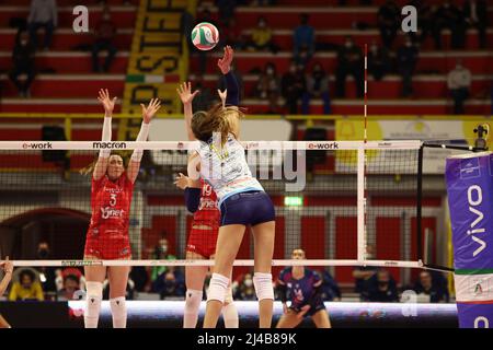 Busto Arsizio, Italie. 13th avril 2022. Ekaterina Antropova (Savino del bene Scandicci) pendant Playoff - Unet E-work Busto Arsizio vs Savino Del Bene Scandicci, Volleyball Italien série A1 femmes Match à Busto Arsizio, Italie, avril 13 2022 crédit: Independent photo Agency/Alay Live News Banque D'Images