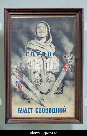 Affiche de l'époque de la guerre au Musée national d'histoire de Chisinau, en Moldavie Banque D'Images