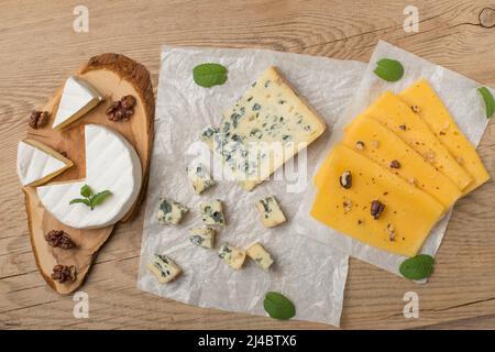 Différents types de fromages, variés, pour la dégustation Banque D'Images